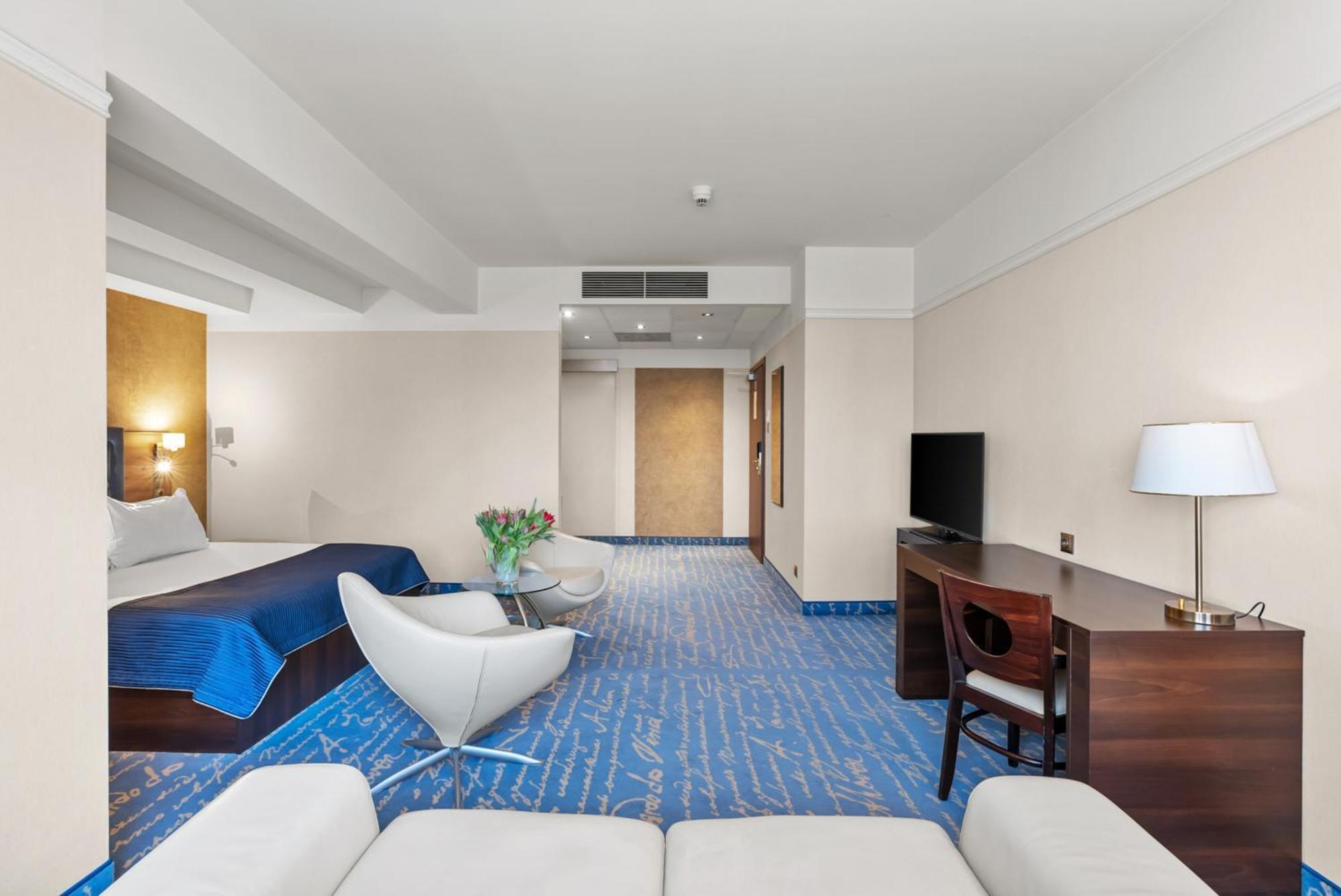 Diament Plaza Hotel