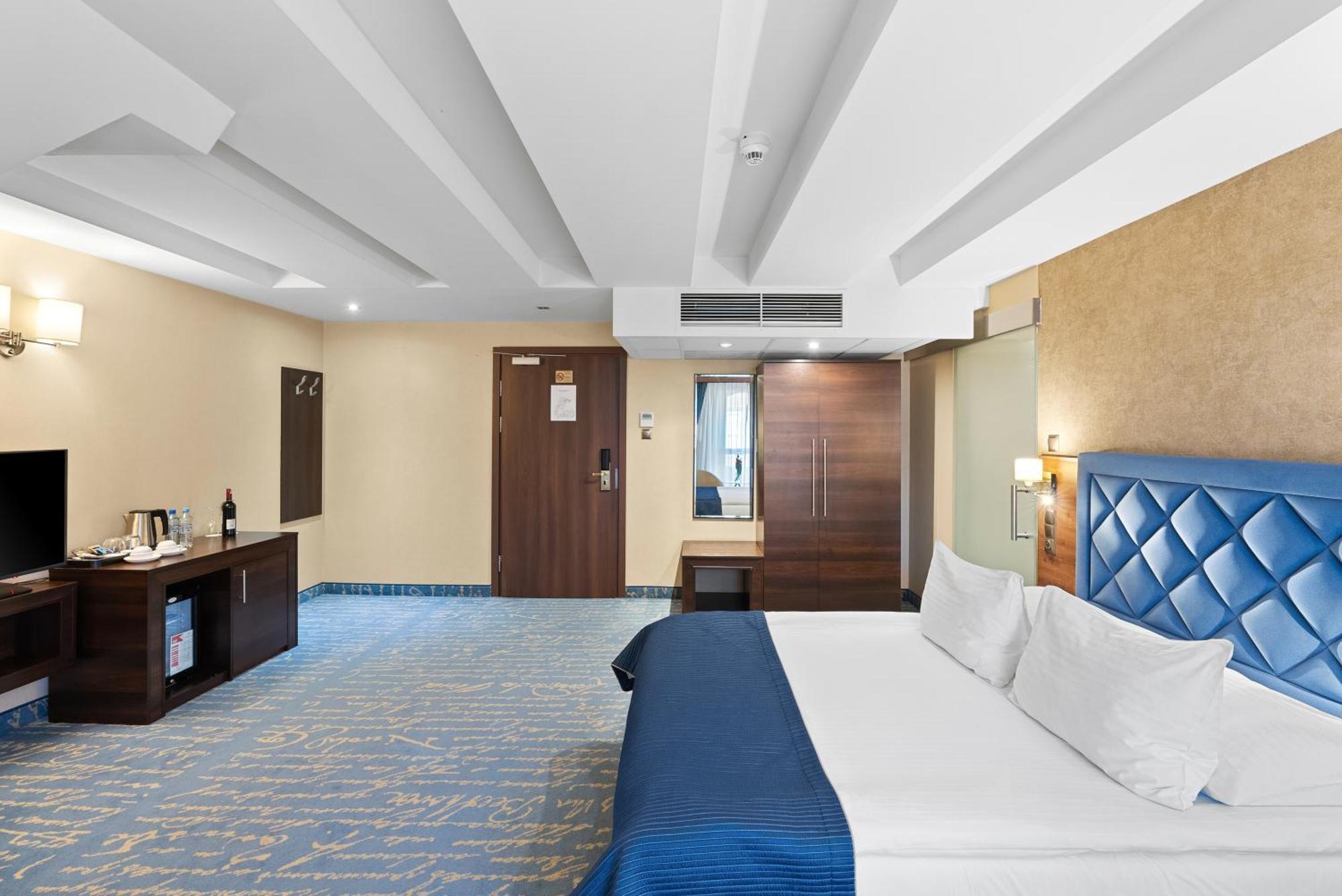 Diament Plaza Hotel 4*
