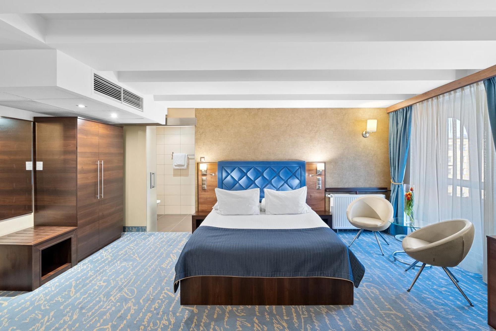 Hotel Diament Plaza 4*