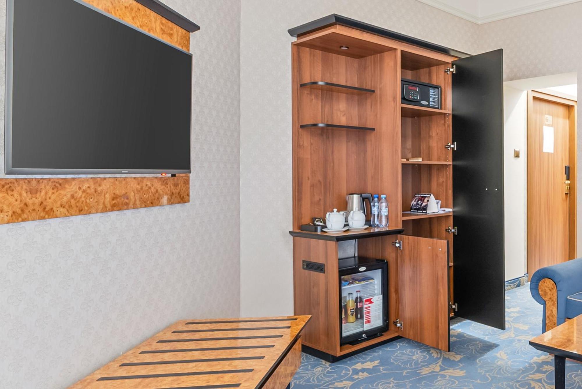 Diament Plaza 4*